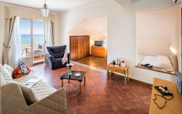 Hotel Golfo E Palme