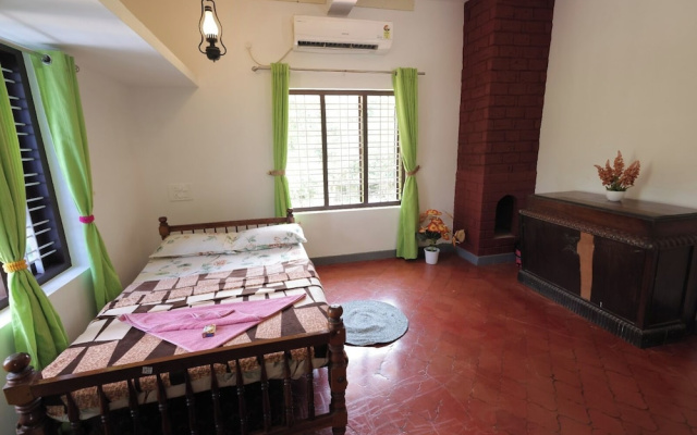 Taaraa Loca - Yoga Spiritual n Dorms
