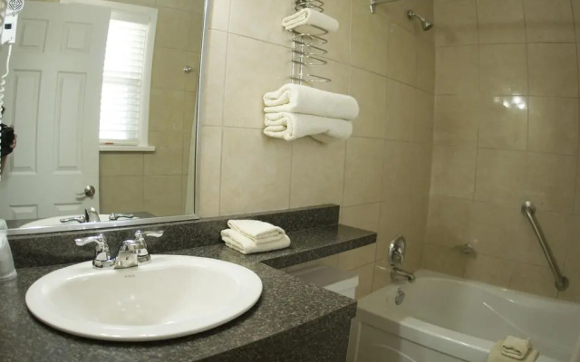 Falls Manor Resort