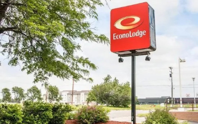 MorningGlory Inn & Suites