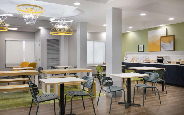 Spark by Hilton Guelph