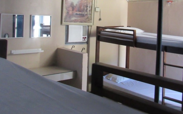 Shorestop Resort Inn