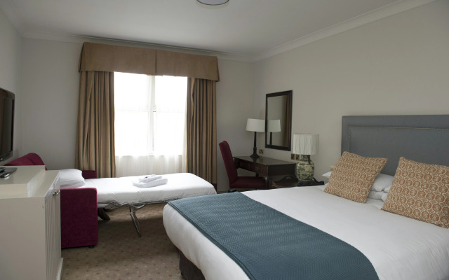Bush Hotel Farnham