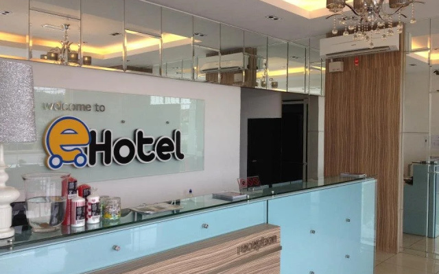 Coastline Hotel