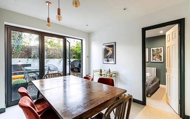 Stylish Shepherd's Bush Flat With Patio