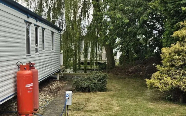 Caravan - Sleeps 6 - Pets Ok - Parking