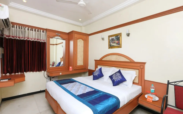 Oyo 15097 Hotel Sathyam
