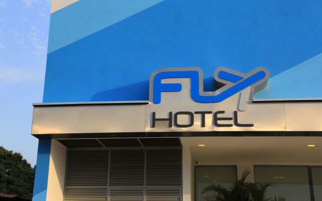 Fly Hotel вид на фасад
