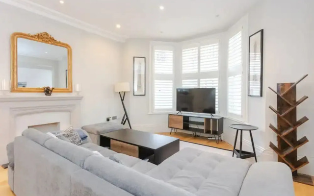 Modern 2 Bedroom Apartment Near Gloucester Road