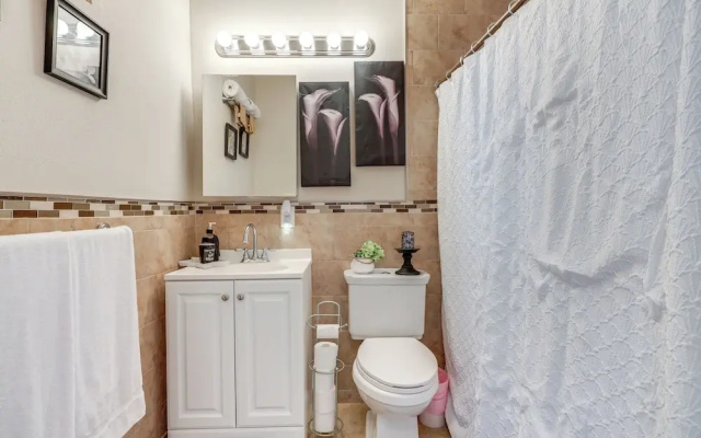 Cozy Jacksonville Home ~ 12 Mi to Downtown!