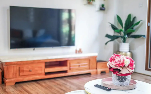 Stylish Luxe House at Point Cook