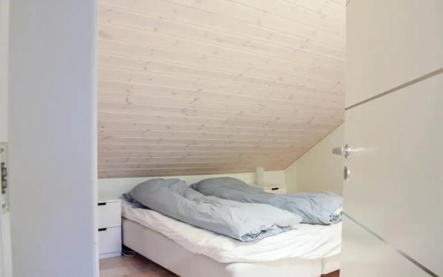 Nice Home in Farsund With 4 Bedrooms and Wifi