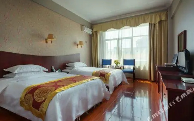 Pu'er Tianyi Hotel