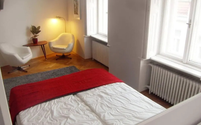 1 Bedroom Apartment Sleeps 2 -balcony -lift Access