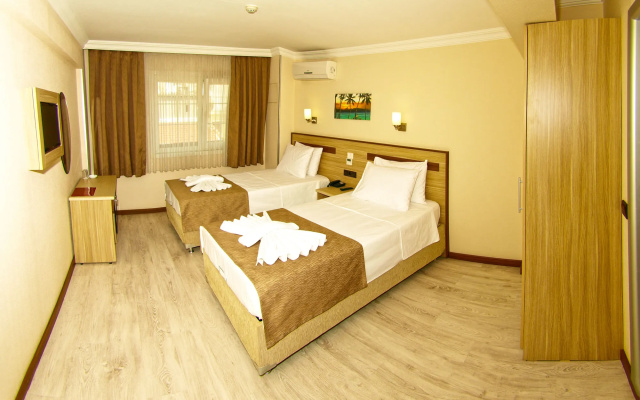 Gold Hotel