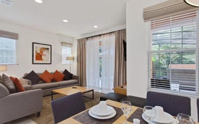Copper's - 3 Br townhouse by RedAwning