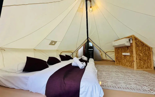 Dnamie Glamping - Lux Tent