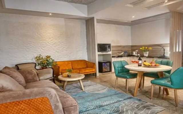 MeroStay 169 Shi Hotel