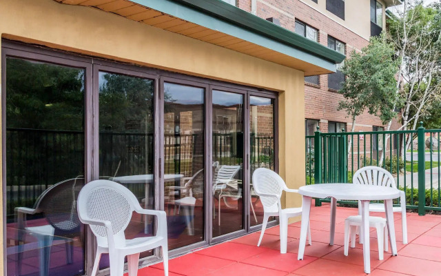 Comfort Suites Denver North - Westminster