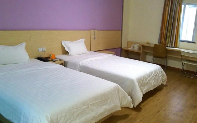 7 Days Inn Taiyuan Pingyang Commerial City Branch