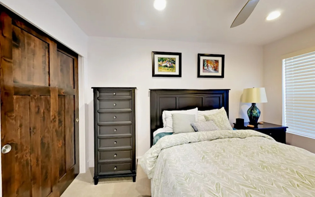 1370 Center Drive Home #6