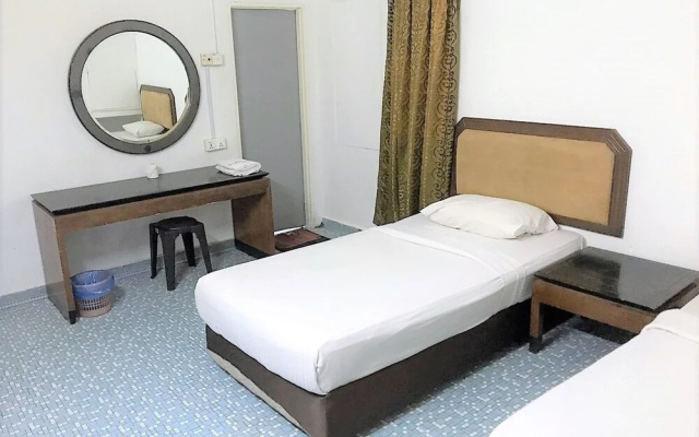 OYO 90465 Pelangi Baru Hotel