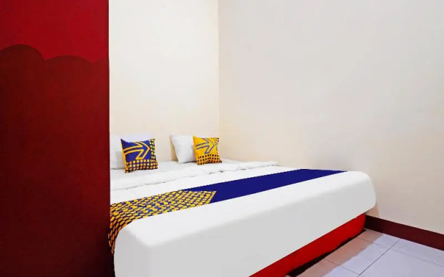 SPOT ON 91602 Red House Rents Syariah