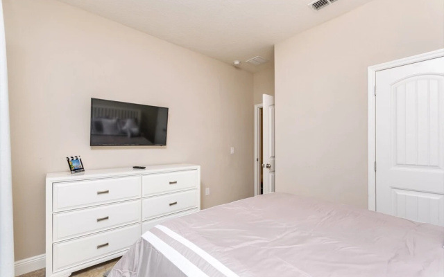 Solterra - 4167 Oaktree Drive
