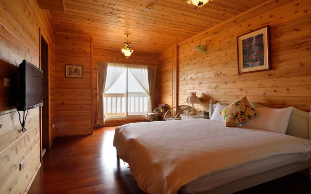 Sitou Flora's House B&B