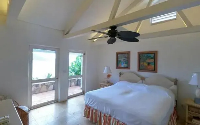 Luxury 7BR Waterfront Villa w Instaviews Boat