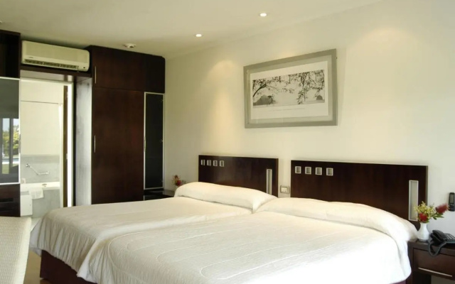 Camberland Resort And Suites Pilar