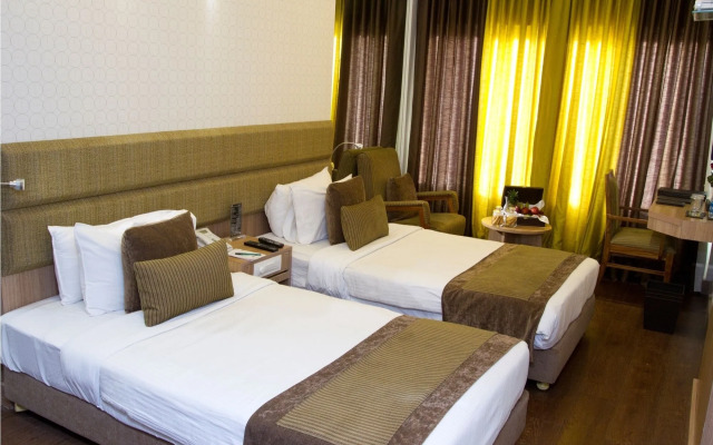 Hotel Centre Point