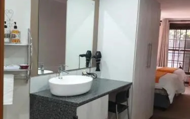 Bio-Pointment Guest Cottage