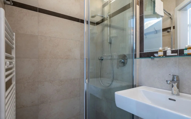 Luxury Apartment in Zell am See near Ski Area