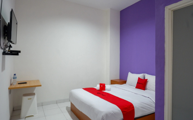 RedDoorz near Alun Alun Kaliwungu Kendal