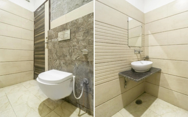 Capital O 77326 Hotel Royal View
