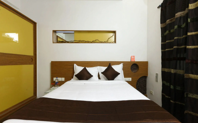 OYO 9911 Apartment Shylee Niwas