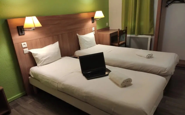 Glisy Hotel