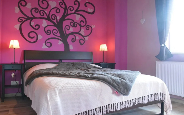 Holiday Home in Hastiere Near Adventure Park