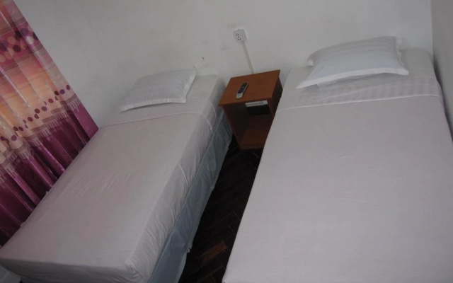 Dolphin Inn