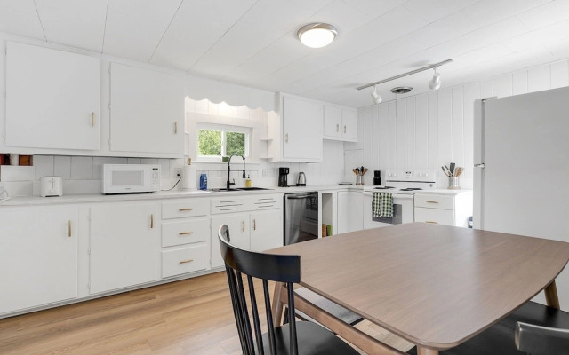 Gage Farmhouse Limit 6 2 Bedroom Apts by RedAwning