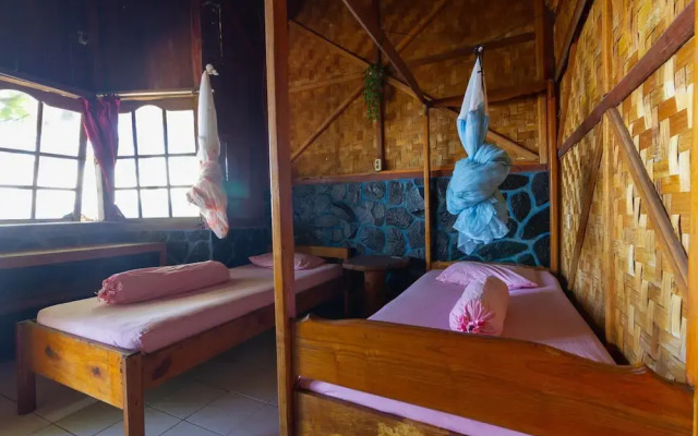Krui Surf Camp Hotel Mutiara Alam Zandino