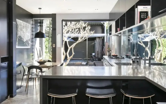 Spacious Modern Terrace House With Free Parking