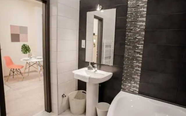 New Luxury Apartment In The Center With Ac