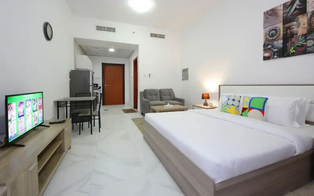 Studio Apartment in Palace Tower 2