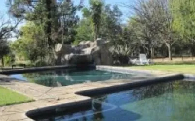 Hlumu Lodge