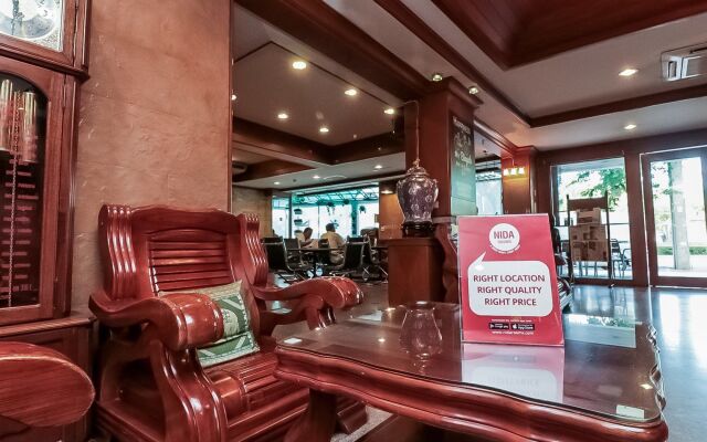 Отель Nida Rooms Charoenrat Bangklo Boulevard At Howard Square Бангкок вид на фасад