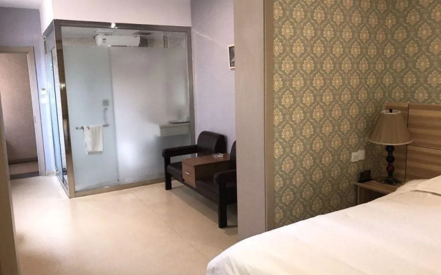Center Of City Creo Hotel