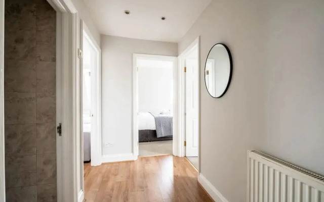 Comfy 2 Bed Flat QCE