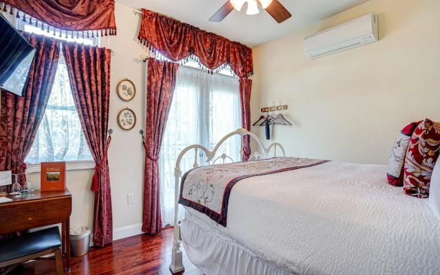 The River Belle Inn
